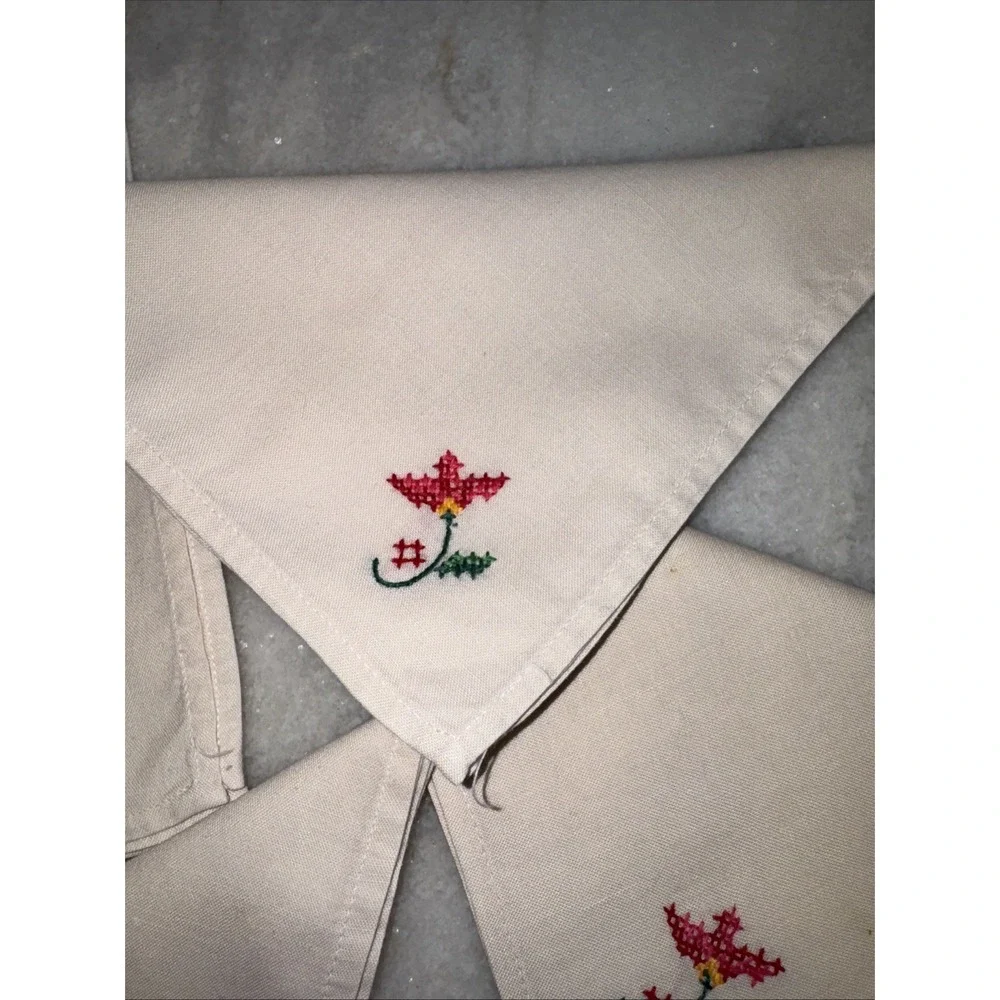 Set Of 7 Vintage embroidered Cloth Napkins With Pink Flowers